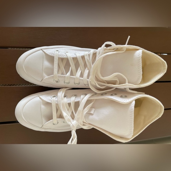 Converse Chuck Taylor All Star Lugged 2.0 High 'White Black' - Picture 10 of 12